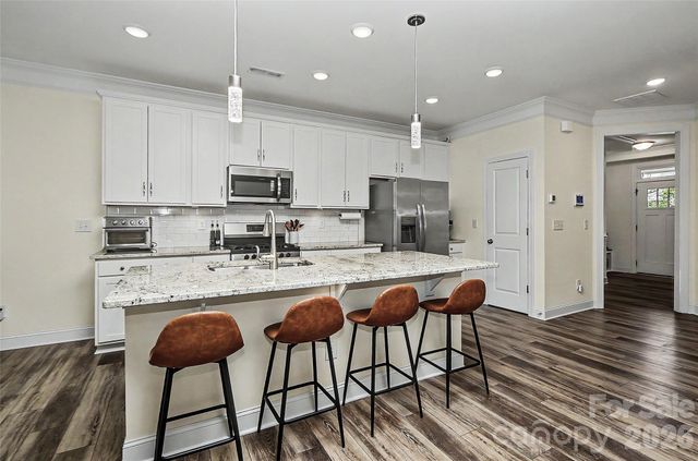 1010 Moffatt Lane, Matthews, NC 28105