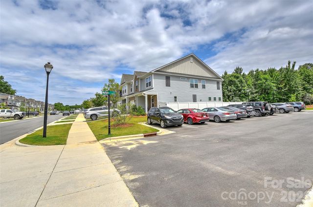 1010 Moffatt Lane, Matthews, NC 28105