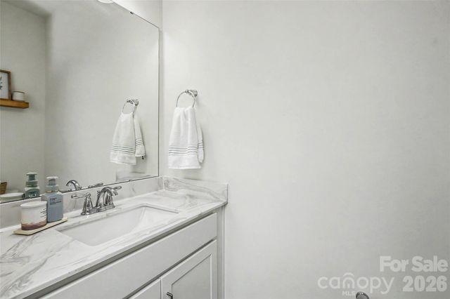 1010 Moffatt Lane, Matthews, NC 28105