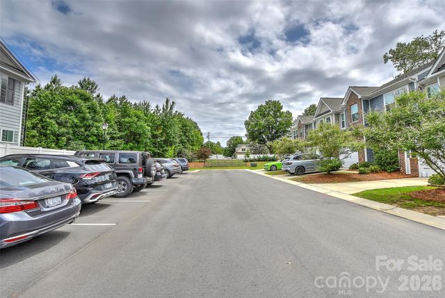 1010 Moffatt Lane, Matthews, NC 28105