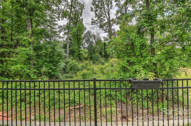 1010 Moffatt Lane, Matthews, NC 28105