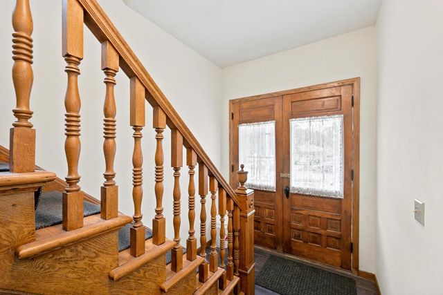 122 N 2nd Street, Mount Horeb, WI 53572