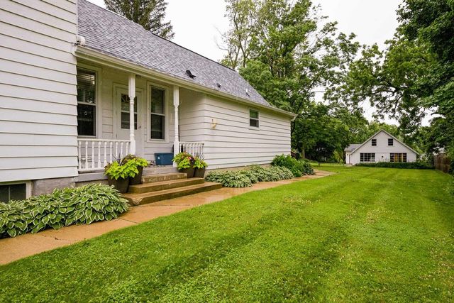 122 N 2nd Street, Mount Horeb, WI 53572
