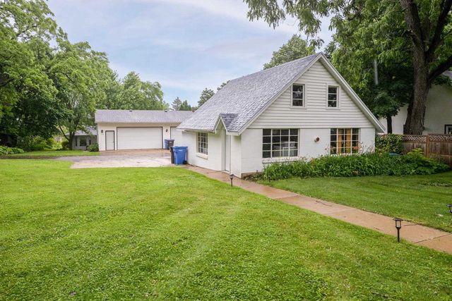 122 N 2nd Street, Mount Horeb, WI 53572