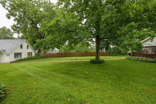 122 N 2nd Street, Mount Horeb, WI 53572