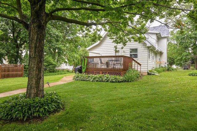122 N 2nd Street, Mount Horeb, WI 53572