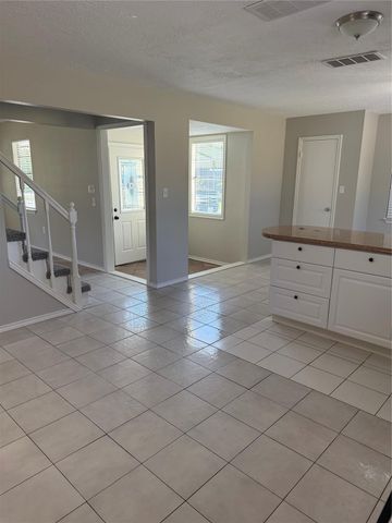 615 Texas Street, Tomball, TX 77375