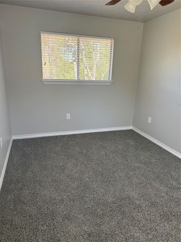 615 Texas Street, Tomball, TX 77375