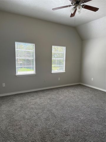 615 Texas Street, Tomball, TX 77375