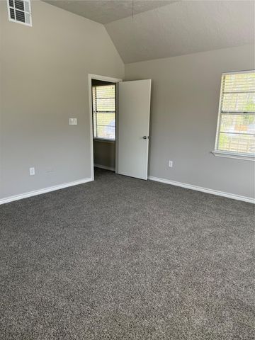 615 Texas Street, Tomball, TX 77375