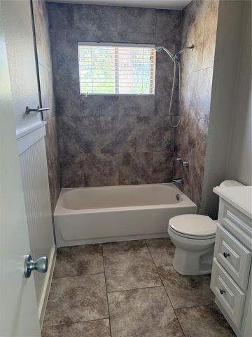 615 Texas Street, Tomball, TX 77375