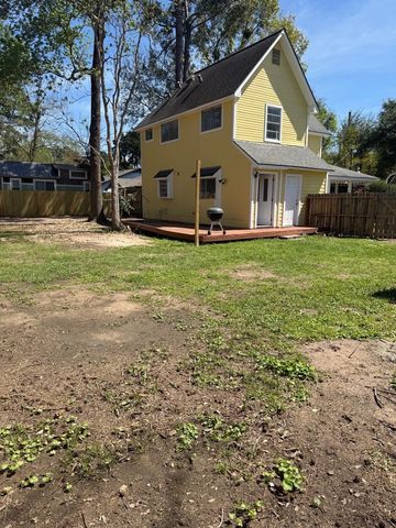 615 Texas Street, Tomball, TX 77375