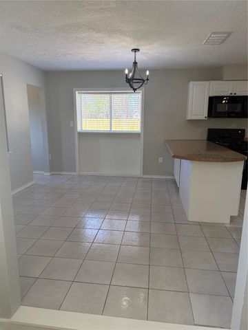 615 Texas Street, Tomball, TX 77375