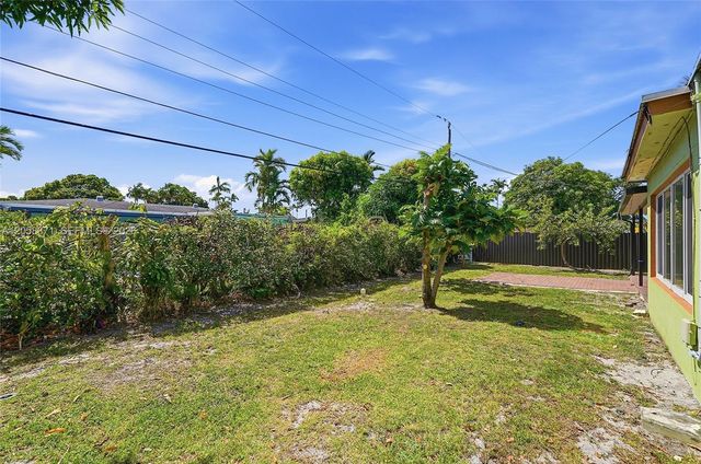2220 De Soto Drive, Miramar, FL 33023