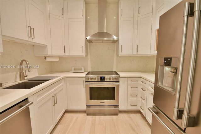 55 Ocean Lane Drive 4031, Key Biscayne, FL 33149