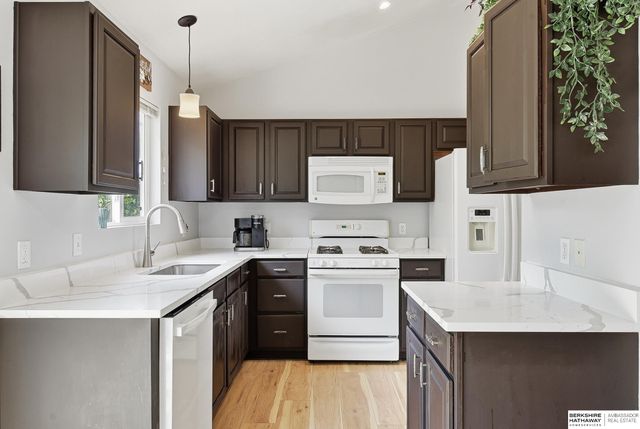 17615 Olive Street, Omaha, NE 68136