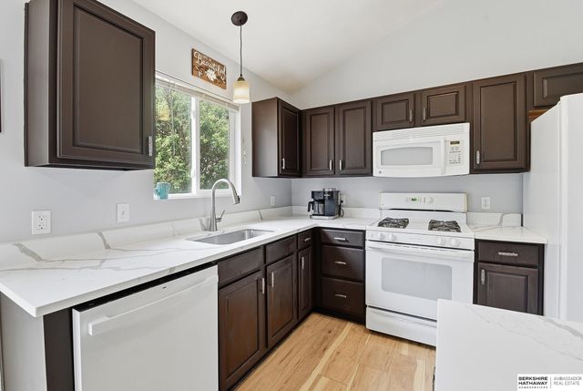 17615 Olive Street, Omaha, NE 68136