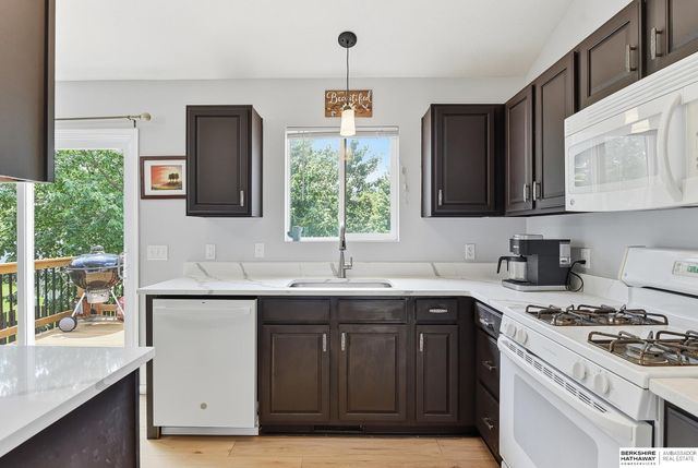 17615 Olive Street, Omaha, NE 68136
