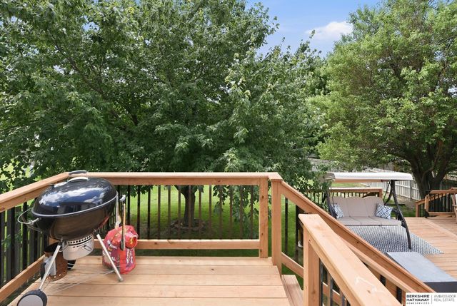 17615 Olive Street, Omaha, NE 68136