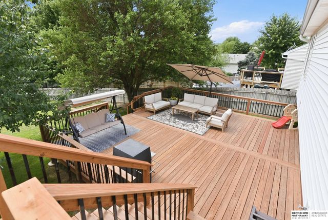 17615 Olive Street, Omaha, NE 68136