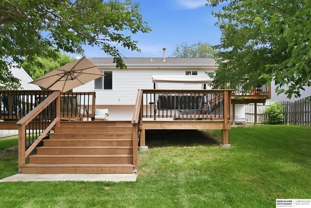 17615 Olive Street, Omaha, NE 68136