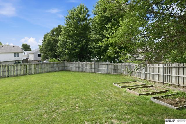 17615 Olive Street, Omaha, NE 68136