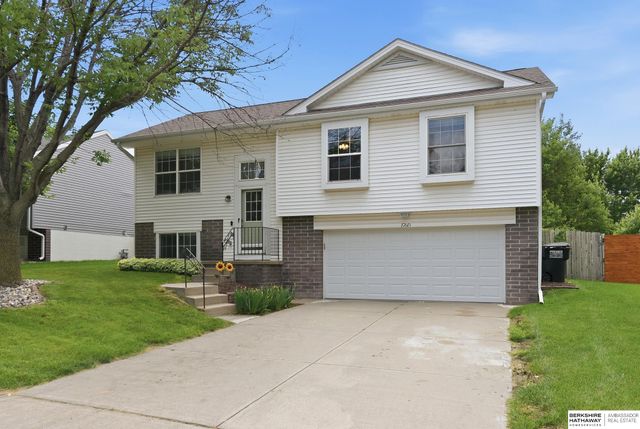 17615 Olive Street, Omaha, NE 68136