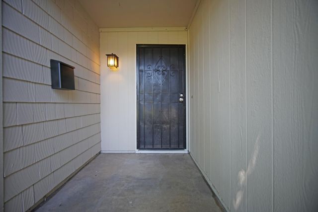 5853 Diablo Dr, Sacramento, CA 95842