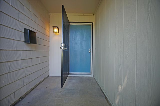 5853 Diablo Dr, Sacramento, CA 95842