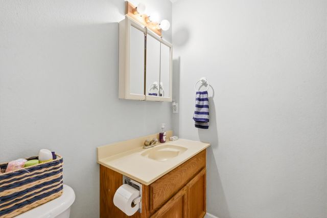 14836 Sun Forest Dr, Penn Valley, CA 95946