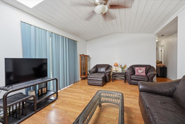 14836 Sun Forest Dr, Penn Valley, CA 95946