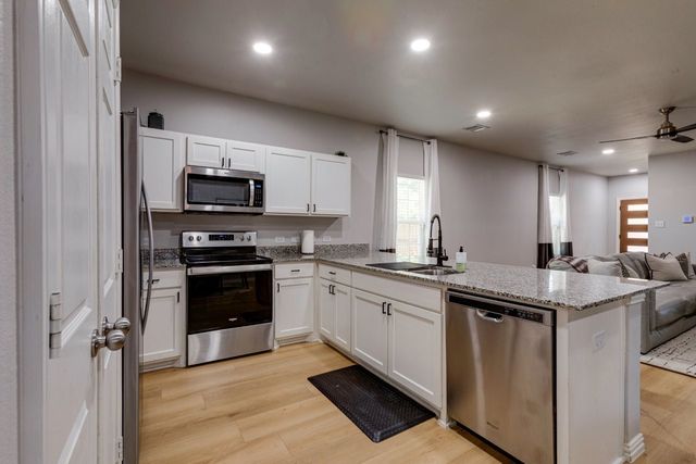 3402 Crossman Avenue, Dallas, TX 75212