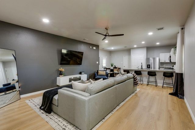 3402 Crossman Avenue, Dallas, TX 75212