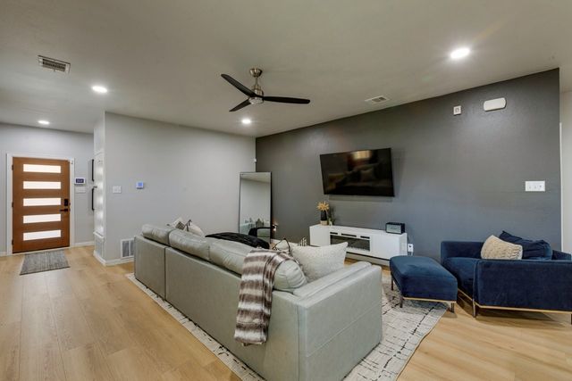 3402 Crossman Avenue, Dallas, TX 75212