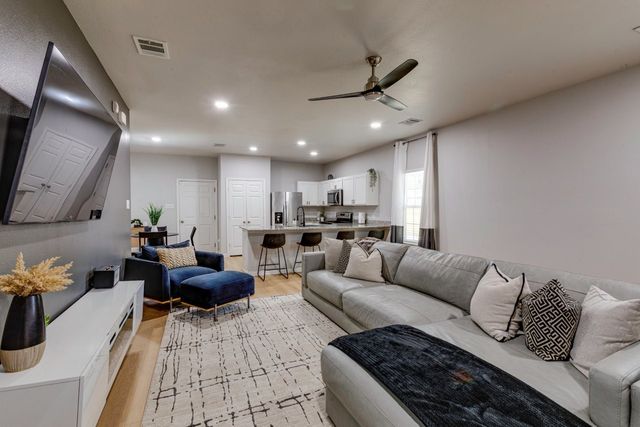 3402 Crossman Avenue, Dallas, TX 75212