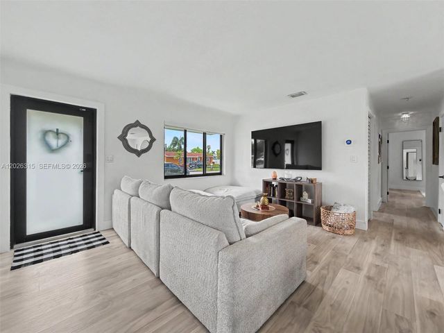 10762 SW 145th St, Miami, FL 33176