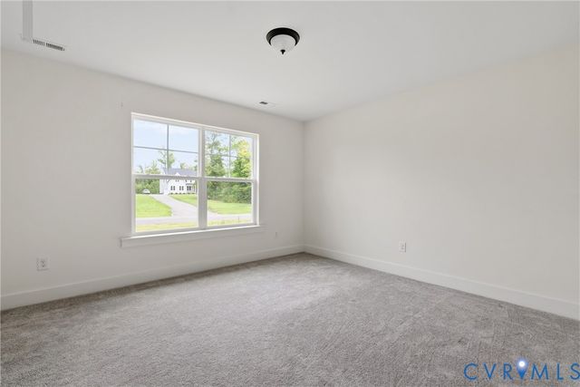 8421 Roden Dr, Mechanicsville, VA 23111