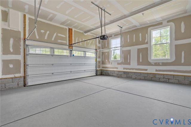 8421 Roden Dr, Mechanicsville, VA 23111