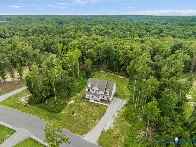 8421 Roden Dr, Mechanicsville, VA 23111