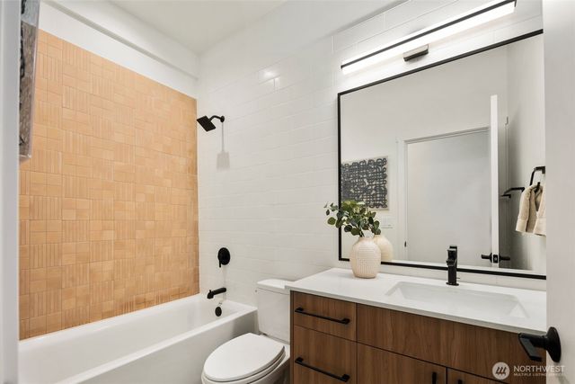 5248 23rd Avenue SW, Seattle, WA 98106