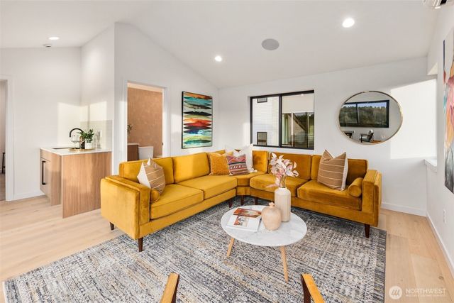 5248 23rd Avenue SW, Seattle, WA 98106