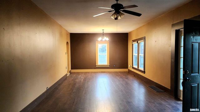 210 E Saint Louis Street, West Frankfort, IL 62896