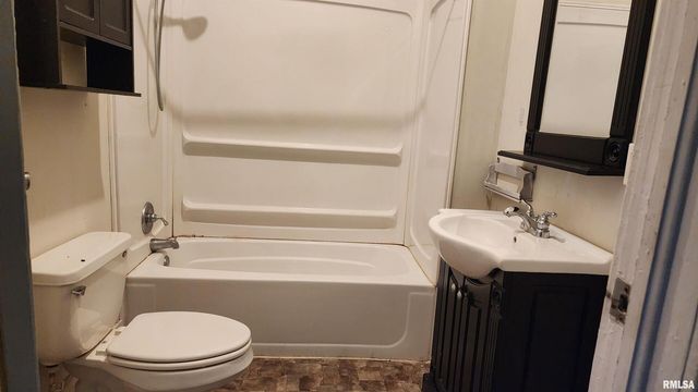 210 E Saint Louis Street, West Frankfort, IL 62896