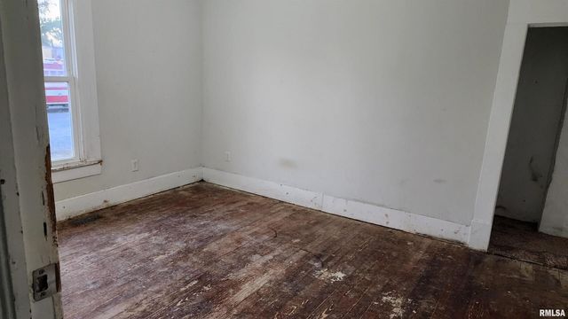 210 E Saint Louis Street, West Frankfort, IL 62896