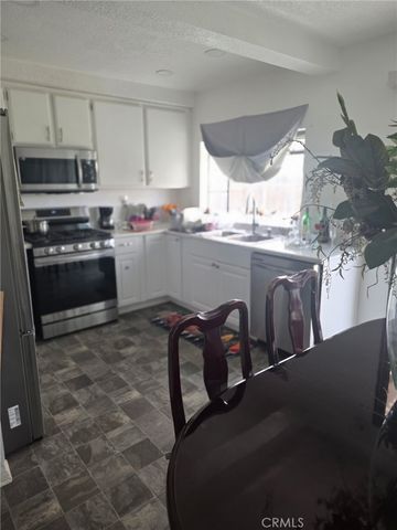 2099 Applewood Street, Colton, CA 92324