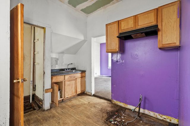 2808 E 93rd Street, Chicago, IL 60617