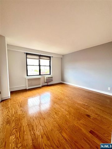 500 Central Avenue 504, Union City, NJ 07087