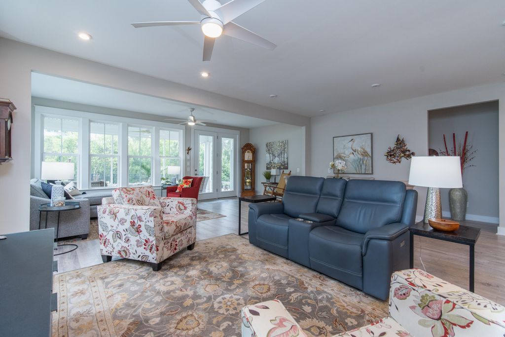 Image 5 of property listing at 339 Seaside Trail, Summerville, SC 29486