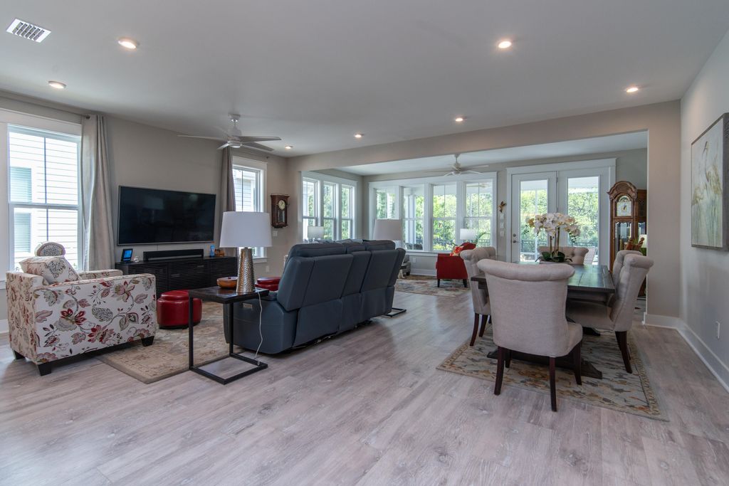 Image 6 of property listing at 339 Seaside Trail, Summerville, SC 29486