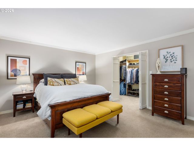 39 HILLSHIRE Dr, Lake Oswego, OR 97034